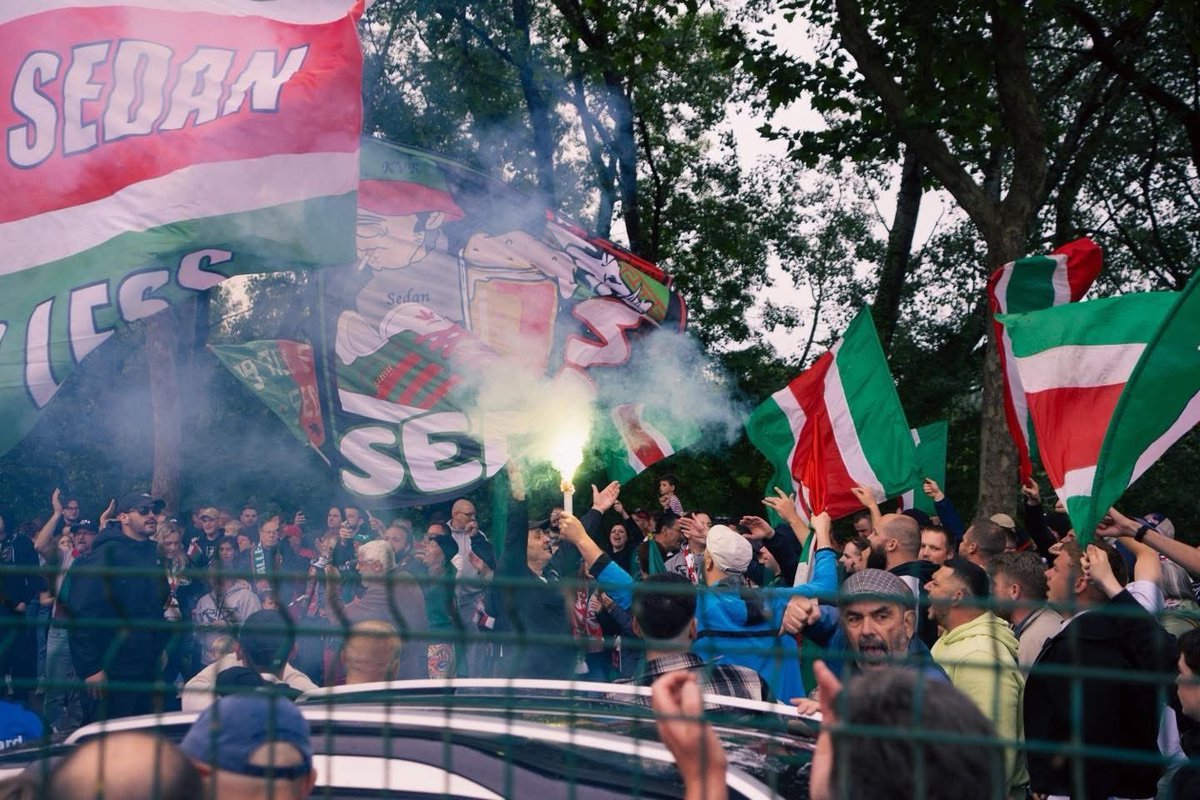KillianB22's tweet photo. Supporter massivement un club français en 6è division, c’est impossible ?

Sedan prouve exactement le contraire. Le vrai football, les vrais supporters. 🇫🇷

Jusqu'à 3,000 personnes au stade, même en 8è division. Et une saison qui peut encore se terminer en apothéose.

Le rêve de National 2 est toujours vivant pour les Sangliers en cas de victoire samedi. Entrée gratuite à Dugauguez.