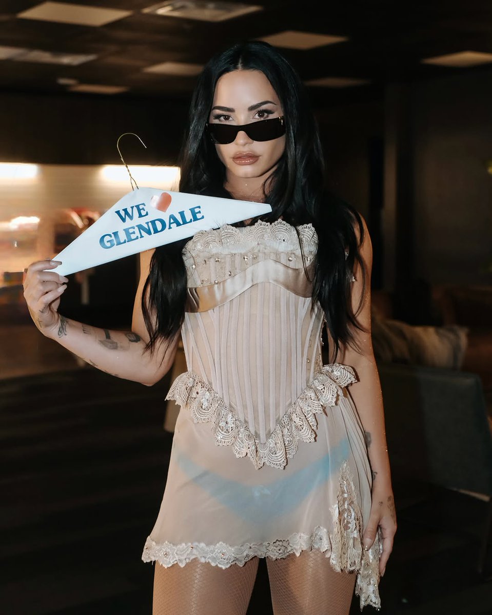 projeto_lovato's tweet photo. É HOJE! As vendas gerais do Rock In Rio estarão abertas às 19h.

Quem vai? https://t.co/AQe7uOql4R