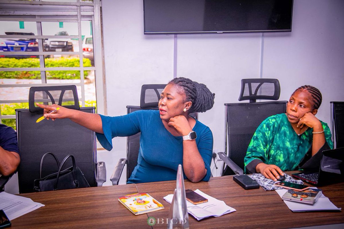 UNDPNigeria's tweet photo. Through the Internal Displacement Solutions Fund (IDSF), we collaborated with the @NigeriaGov, Civil Society Organizations, @IOM_Nigeria, @Unchrnigeria, and the Durable Solutions Taskforce in #Makurdi to strengthen institutional systems, develop Standard Operating Procedures, and accelerate durable solutions for displaced populations.

By placing women leaders at the center of the process, the initiative contributed to inclusive, locally driven, and government-led solutions that support long-term recovery and resilience.

This is what collaborative, government-led solution look like.