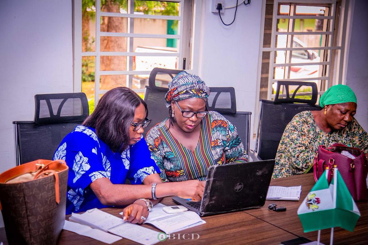 UNDPNigeria's tweet photo. Through the Internal Displacement Solutions Fund (IDSF), we collaborated with the @NigeriaGov, Civil Society Organizations, @IOM_Nigeria, @Unchrnigeria, and the Durable Solutions Taskforce in #Makurdi to strengthen institutional systems, develop Standard Operating Procedures, and accelerate durable solutions for displaced populations.

By placing women leaders at the center of the process, the initiative contributed to inclusive, locally driven, and government-led solutions that support long-term recovery and resilience.

This is what collaborative, government-led solution look like.
