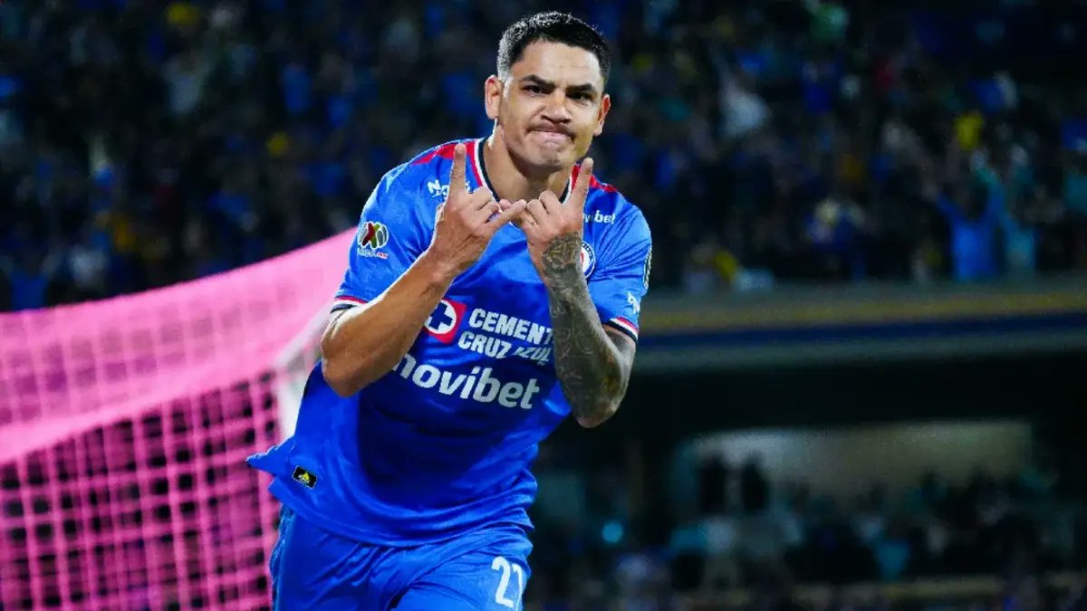 arath_drake5's tweet photo. Gabriel ‘Toro’ Fernández y su entorno ya buscan próximo destino, finalmente las gestiones para una renovación con #CruzAzul no prosperaron. 

Salvo que ocurra algo extraño en los siguientes días, será la primera baja del cuadro cementero.

@FUT_sinFrontera 

ℹ️ Informado primero en Tiktok, YT Shorts e IG