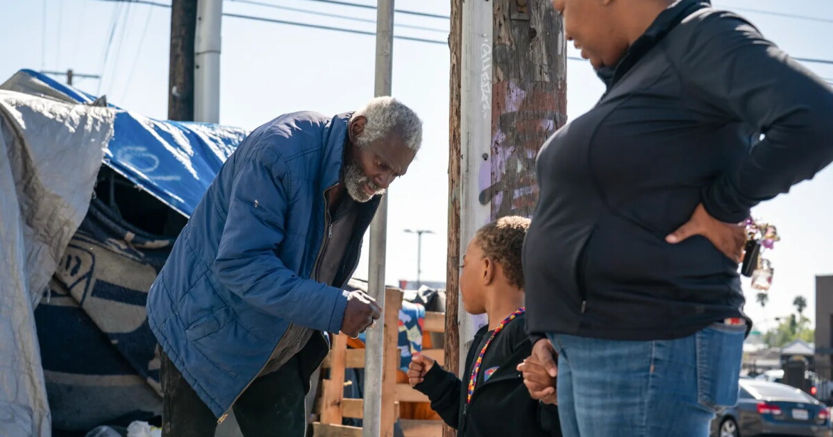 AmySFAgent's tweet photo. Finding a homeless loved one can be difficult. So can helping them once you've found them. Here are some tips from people who've been there.
https://t.co/7xd0B7KD4G https://t.co/YurMG3LJAs