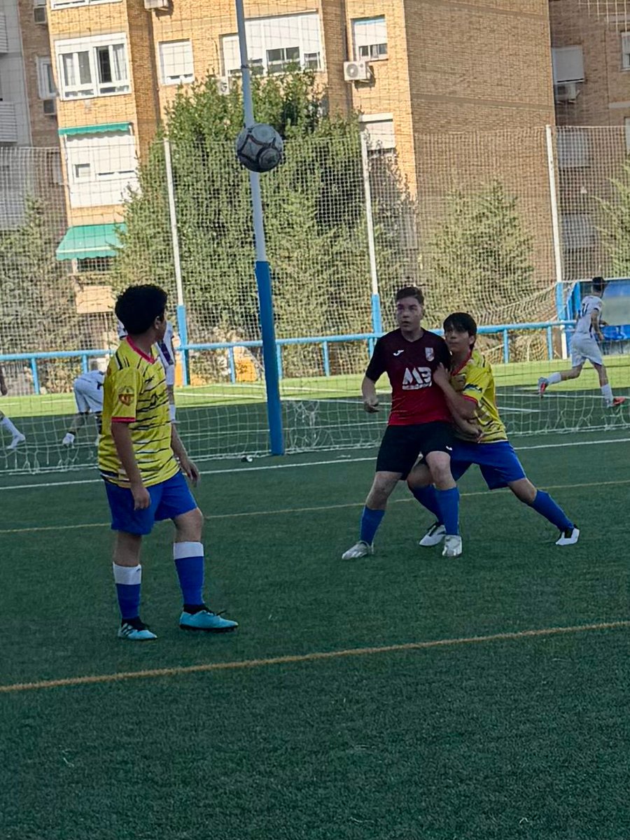 EFMSur's tweet photo. 🏆 Torneo Mes Deporte Carabanchel
Nuestros chicos del Cadete, Infantil, Alevin F11 y Benjamin compitieron durante el fin de semana en el torneo, para cerrar la temporada.
#somosdMSur https://t.co/wuXVWQAb6j