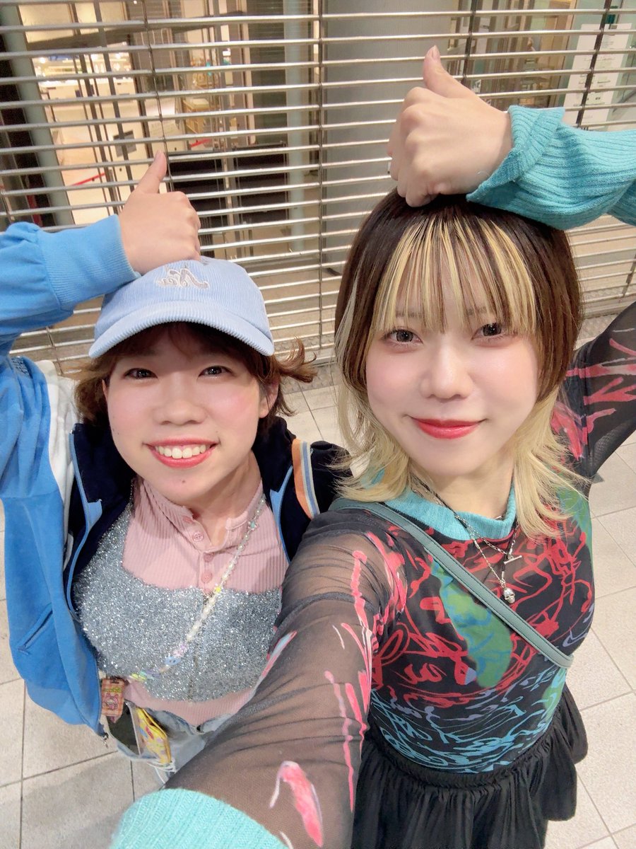 minicha_mayuka's tweet photo. ギャグを教えていただいたあづりんさんとご飯🍎

センクラワンマンも見に来てくださっていました；；

9/22のまゆか主催お笑いライブ、、どうなるか！
みんな楽しみにしててね〜 https://t.co/ZMCKoOcflZ