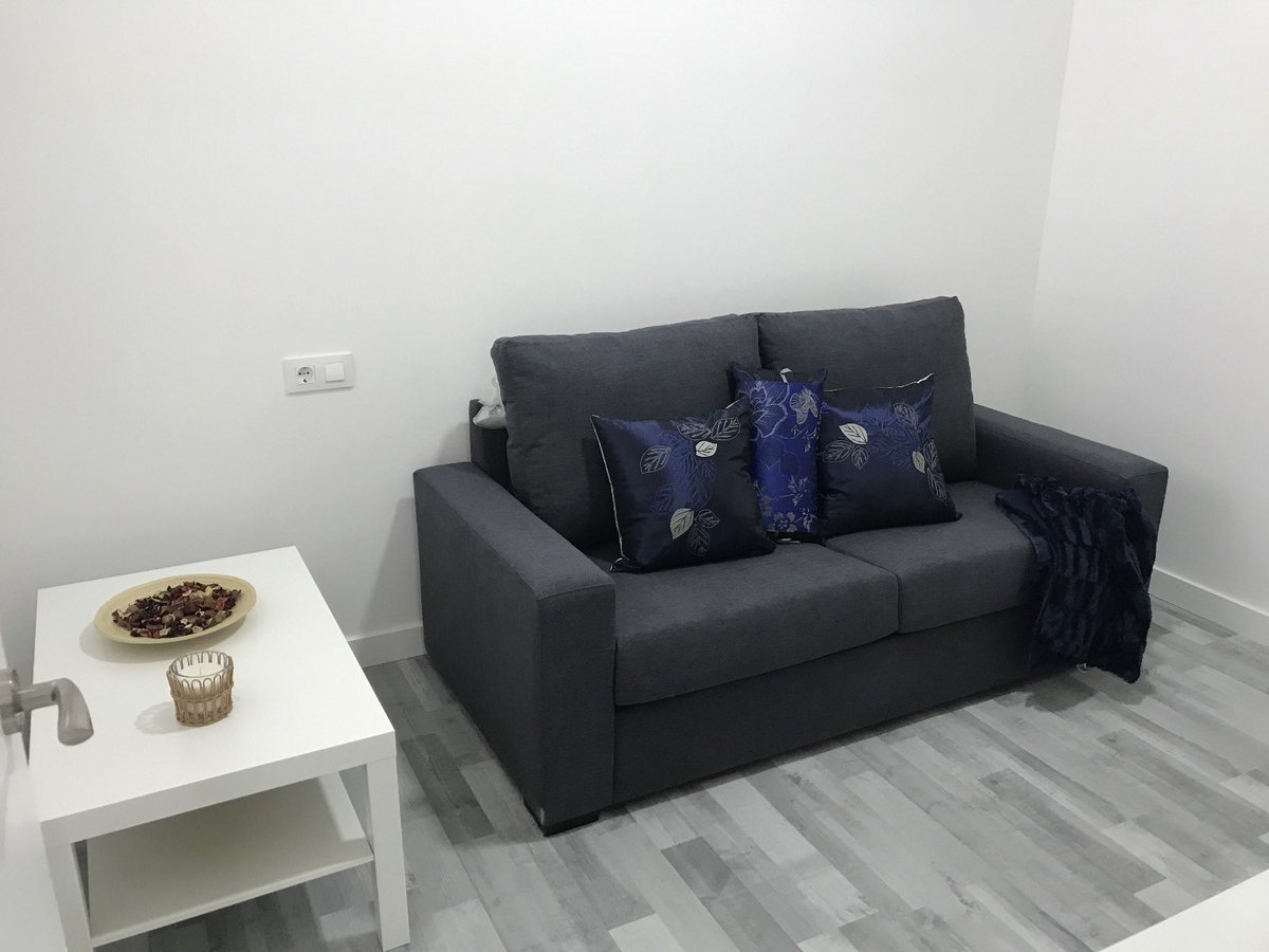 _Naachin_'s tweet photo. 🏡 Buscamos compañerx de piso en A Coruña para entrar en el mes de julio si es posible. Somos @CloeSaavage y yo, estudiantes y trabajamos, con buen ambiente en casita. 
🌈LGTB-friendly
🐱 Pet-friendly
 💝 Gente con buen rollo
📍 Piso nuevo, a unos 15 minutos del centro https://t.co/CUlIhjCB7M