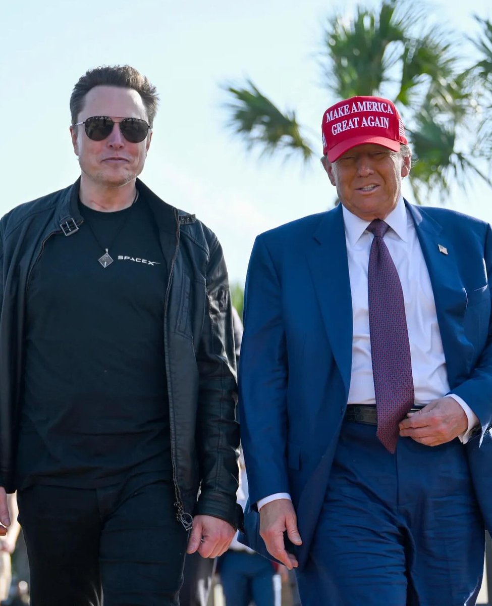 IconBattleX's tweet photo. @elonmusk Elon just heard the stock price 📈

His reaction? 😏  
A) “Cool, buy more” 💸  
B) “Tweet something random” 💬  
C) “Short sellers crying?” 😂  
D) “Mars can wait 5min” 🌕

A/B/C/D reply karo 👇 https://t.co/3Qh9kr78Ls