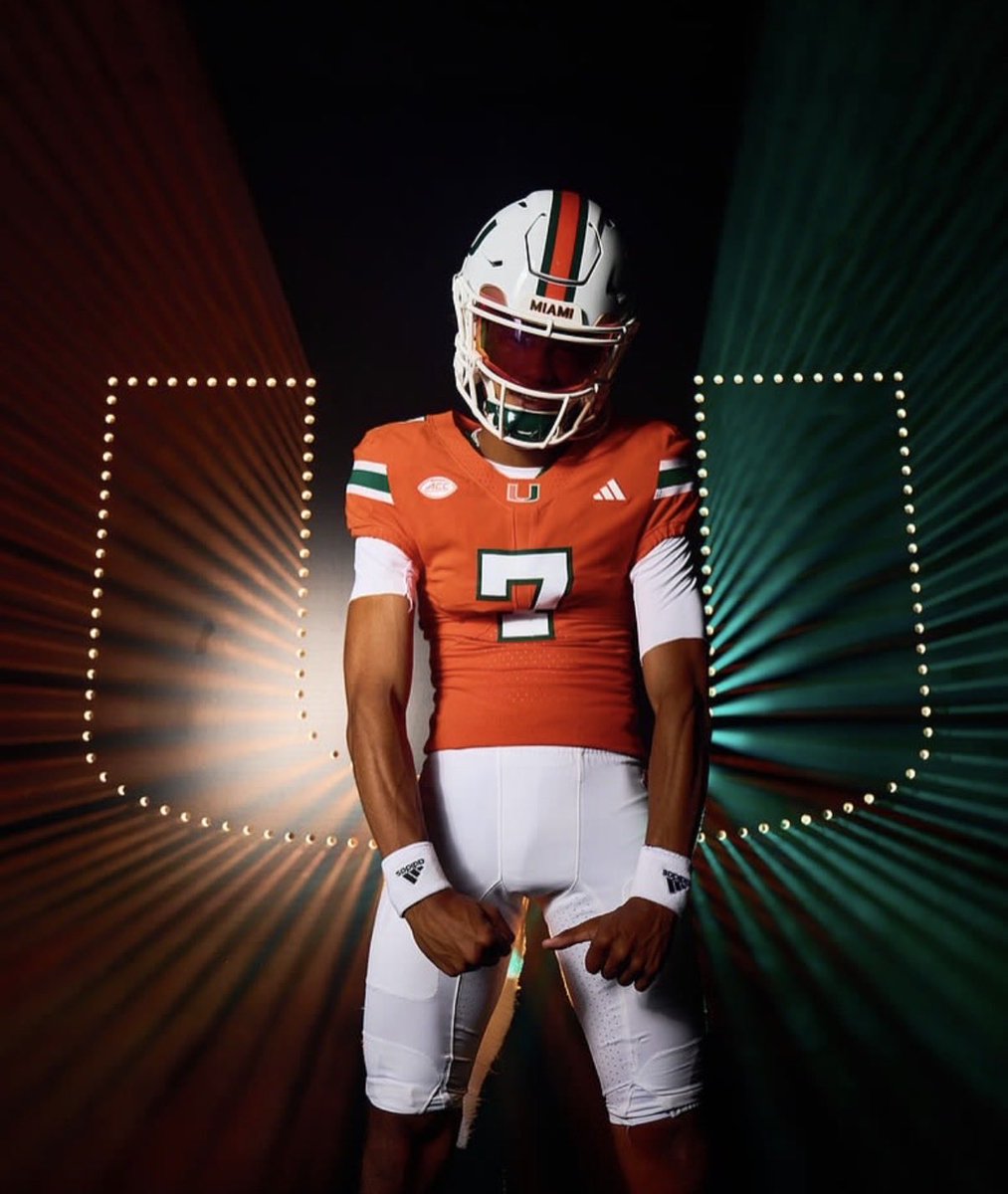 FaboisMe's tweet photo. 5 ⭐️ QB Miami commit,

Israel Abrams on his official visit this past weekend 

😮‍💨🥶🤫

🌪️ #GoCanes 🙌🏻 https://t.co/mgErEEOwVL