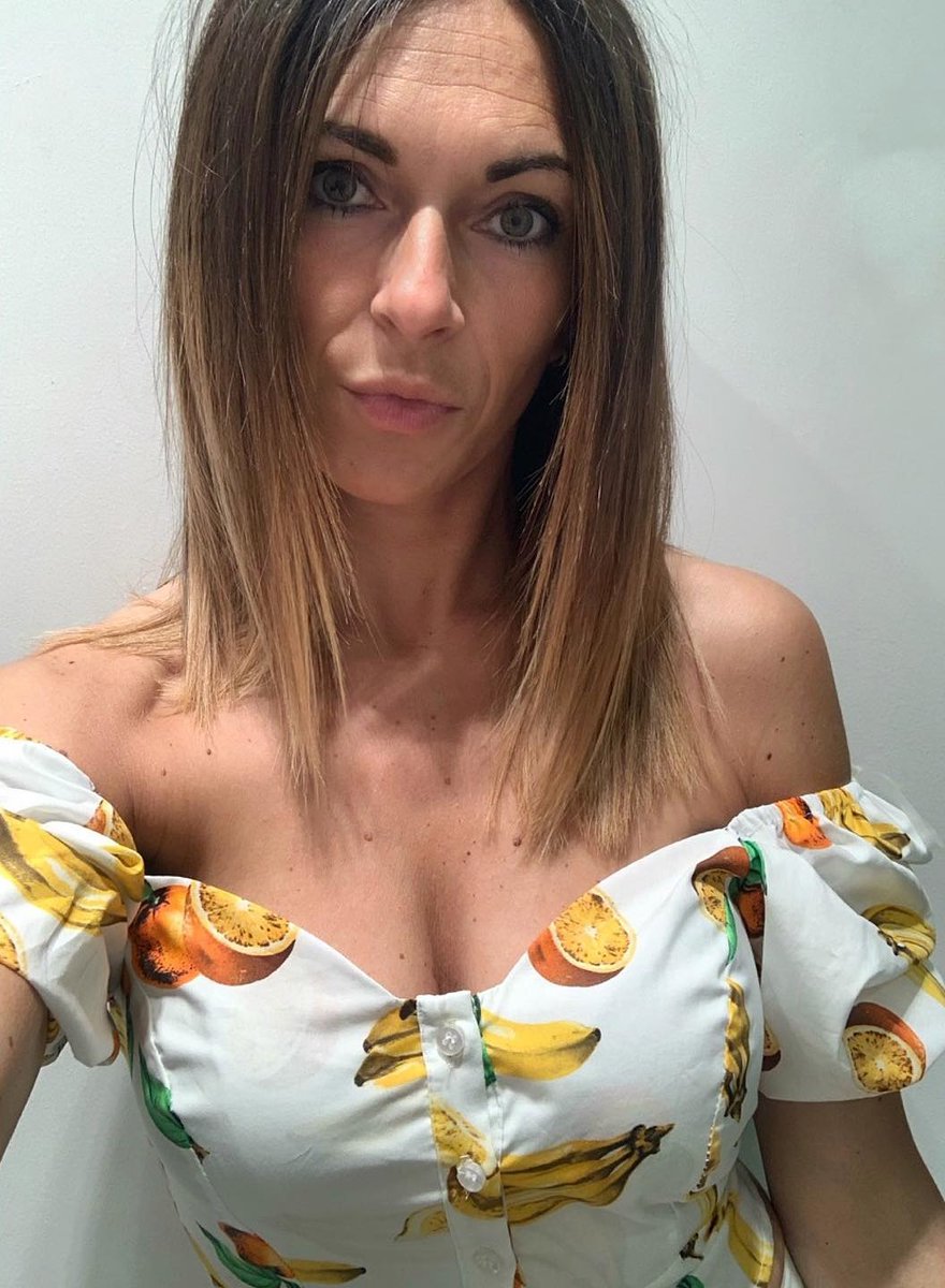GiuliaTestiX's tweet photo. Sii sincero, se una mamma di 42 anni ti invitassi, accetteresti? https://t.co/CRik4aTRgO