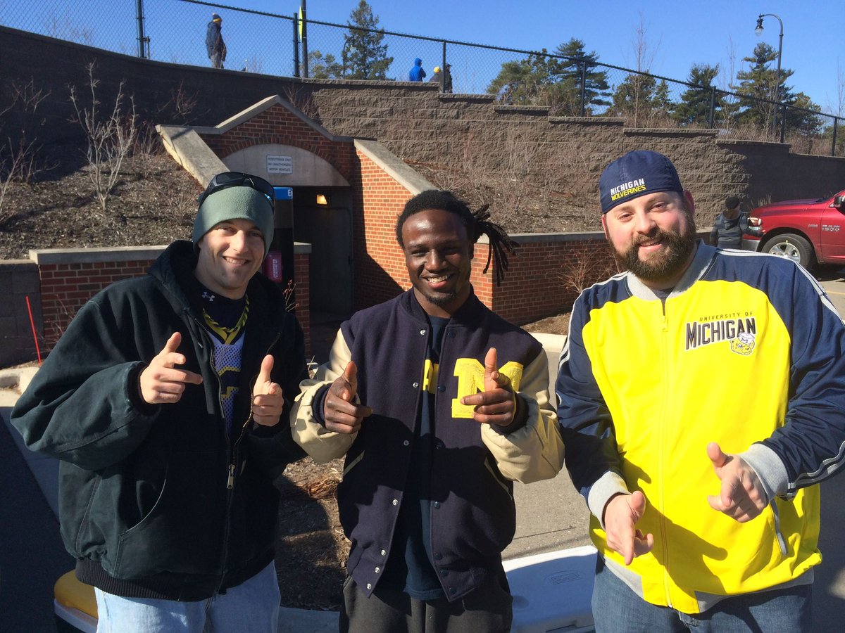 DtheDeuceDeuce's tweet photo. @JoeReynoldsAH2 Finger Guns!!!! https://t.co/N2v7NSPznK