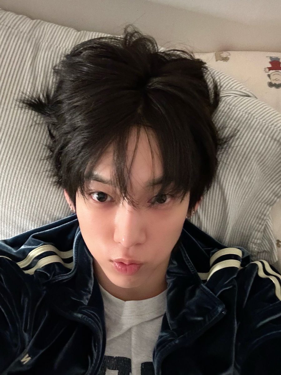 senniret's tweet photo. HAPPY #KAMDEN DAYYYY!! 💕💕 ft. my fav kam selca https://t.co/mOdl53fW13