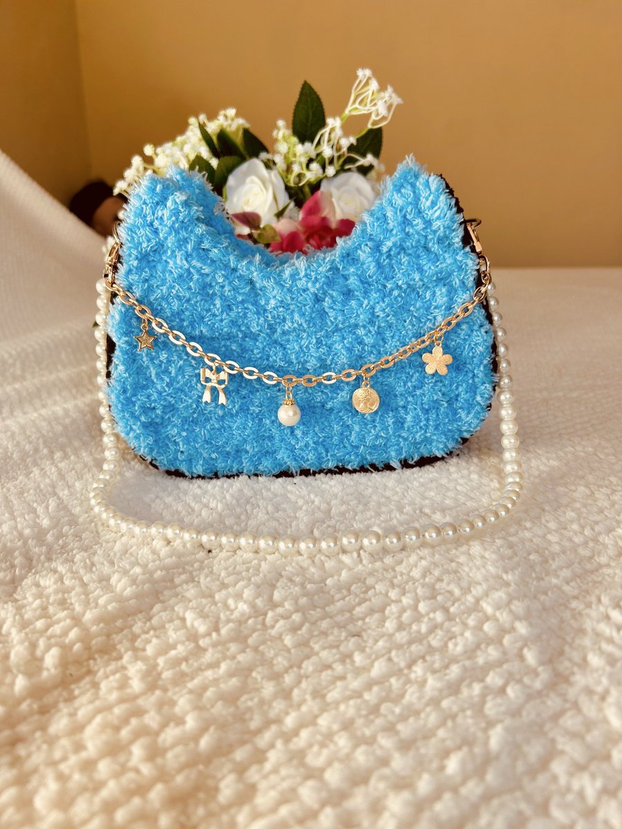 Lee22Ree's tweet photo. Bag made by me 🧶 https://t.co/AGZ9m8V9MW