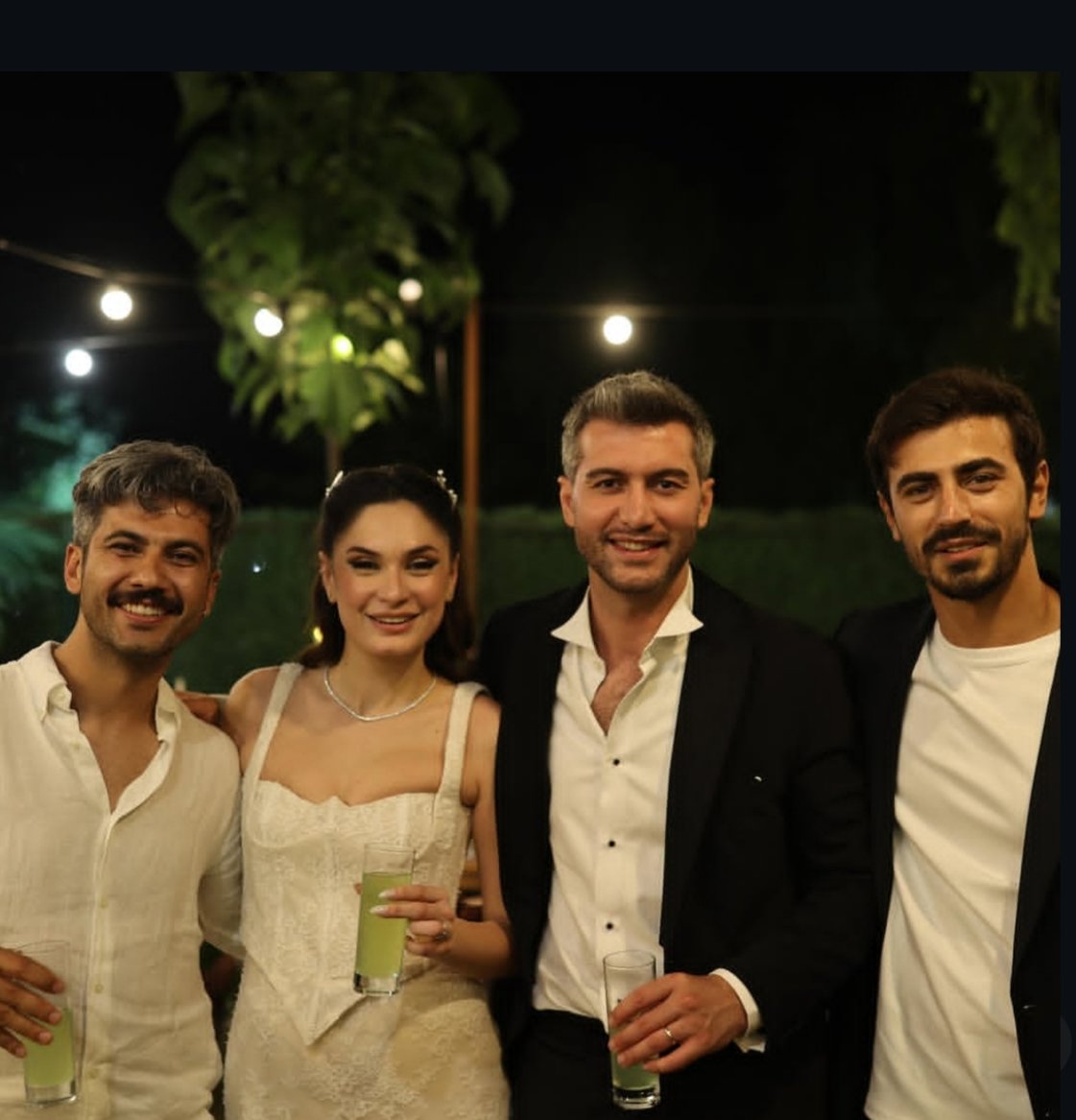 mertes_lover_'s tweet photo. Can we just take a second to look at Emin? The smile, the look... unmatched.❤️💗🌙✨🧿

#arafta #EminGünenç #MerTeş #EmSu https://t.co/94YiLejWiC