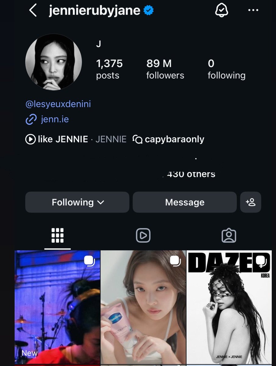 jenpookie18's tweet photo. Right Never put THE Jennie Side by side to some nugu 😭😭 https://t.co/YKfFVjjgKM