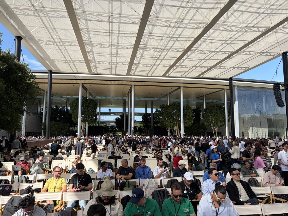 MarkockiAdam's tweet photo. 30 min to go #wwdc 🛫 https://t.co/Dvpr6oF5j9