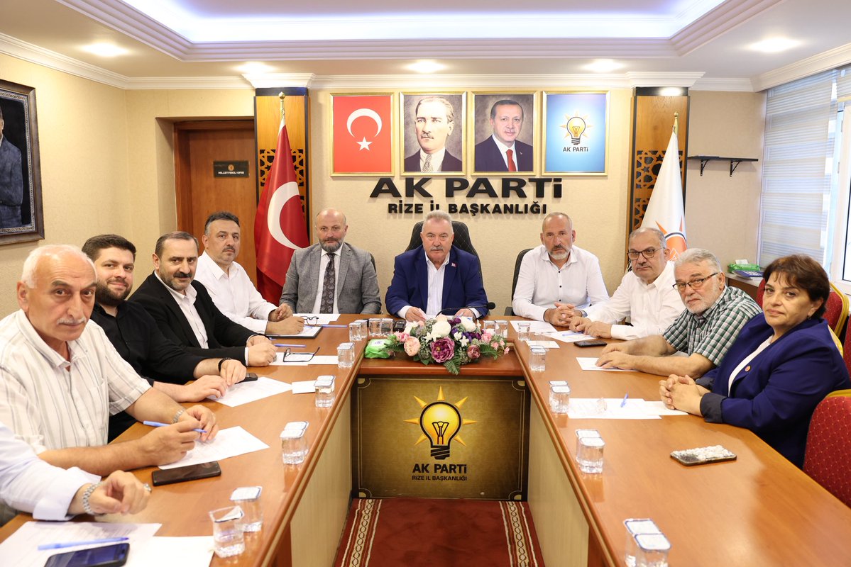 akpartirize's tweet photo. İl Başkanımız Yılmaz Katmer başkanlığında, Haftalık Olağan Yönetim Kurulu toplantımızı icra ettik. https://t.co/NPmcBCrx91