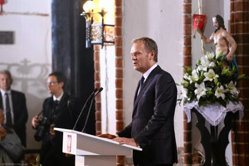 ZbigAnch's tweet photo. @Tomasz02331569 Karol Nawrocki całe życie był blisko KK.
Na pokaz jest robione wszystko dla waszej obłąkanej z nienawiści putinowskiej sekty:👇 https://t.co/Nm2FlrQLaG