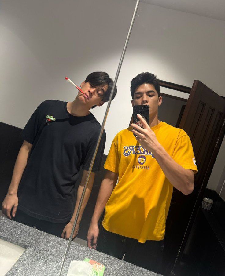 minimw69's tweet photo. udah berapa tahun sih ga dapet mirror selfie jossgawin edisi baru bangun tidur itu??😔

*ini pertanyaan hiperbola*

#JossGawin #จอสกวิน https://t.co/iydIfgiueP