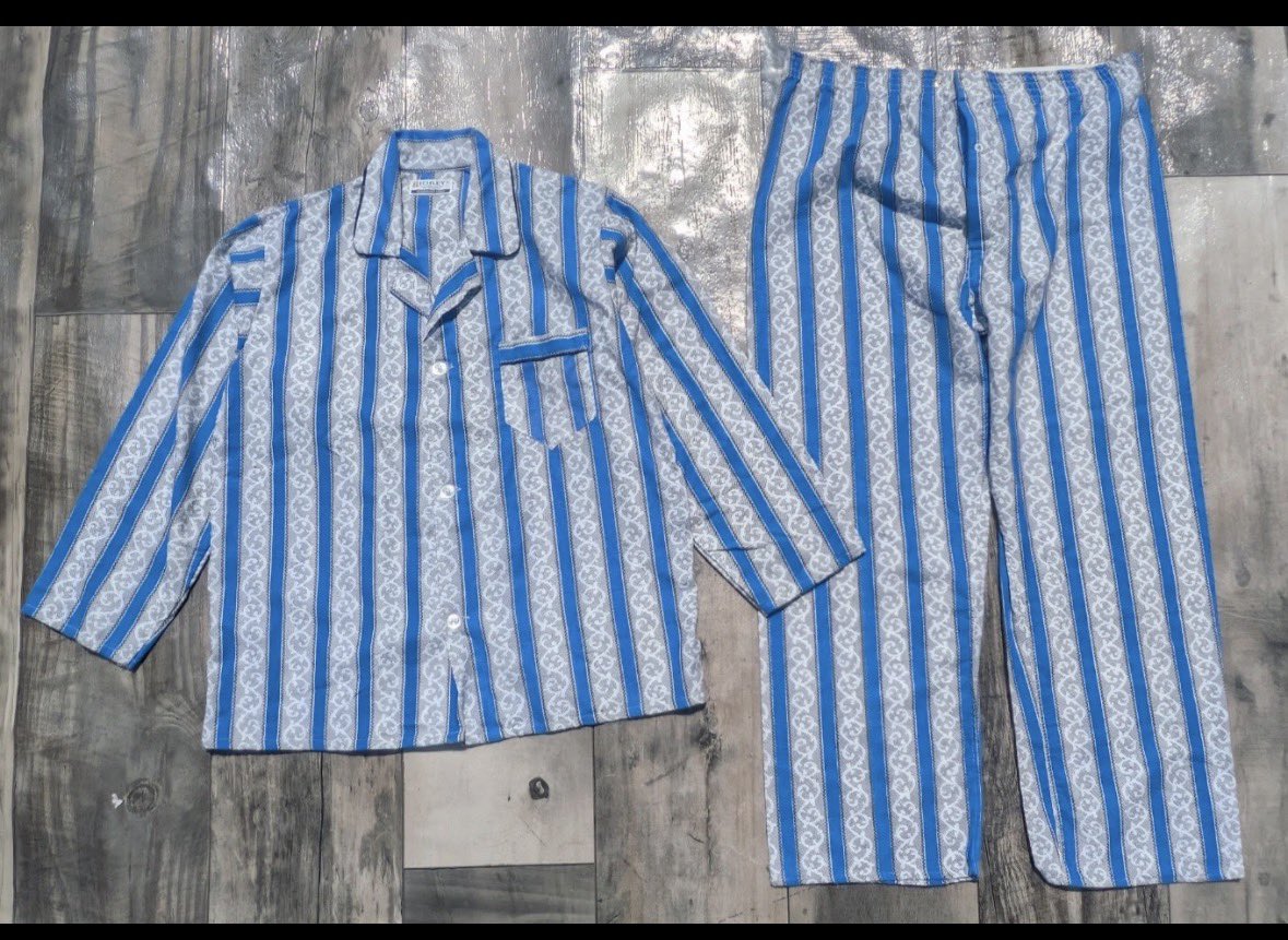 AdsoOfBelk's tweet photo. Del Toro in The Phoenician Scheme has me looking at vintage pajama sets https://t.co/7EnNHnDSUt