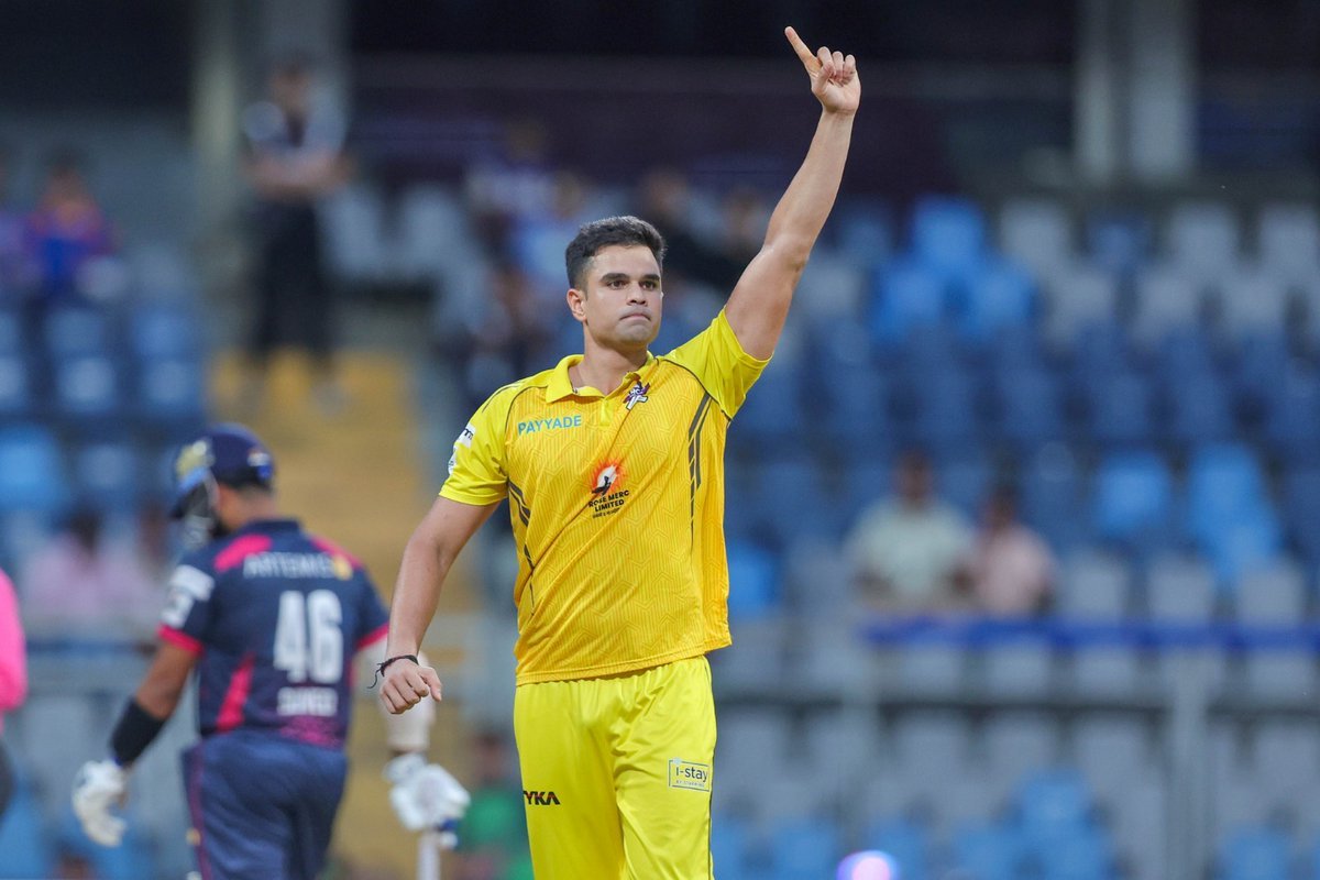Crex_live's tweet photo. 66*(34) with the bat. 🏏
3/11 (3) with the ball. 🎯

It was the Arjun Tendulkar show in the Mumbai T20 League. 🔥

#ArjunTendulkar #MumbaiT20League https://t.co/FUHCmFKSdr