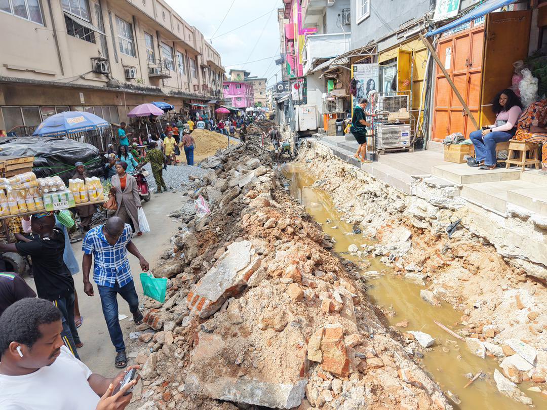 LILG_Projects's tweet photo. OFFICIAL !!!!! 🚨🚨🚨

Transformation is steadily taking shape on Issa Williams Road, Olowogbowo, as ongoing construction works continue to redefine the outlook of this important corridor on Lagos Island.

Thread! https://t.co/howgh3aAtj