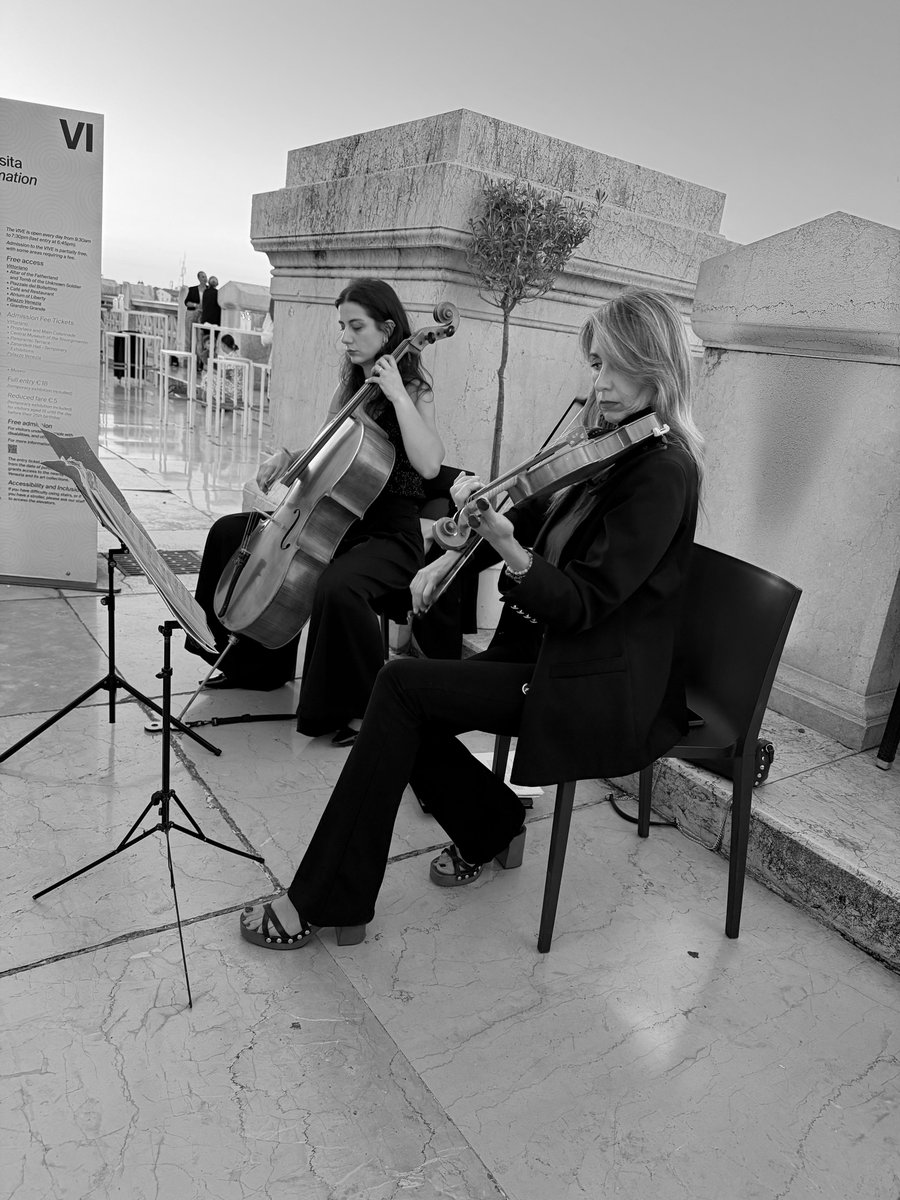 PilloleCult's tweet photo. The #Players in #Rome
#cultisti 
#streetphotography e il Redattore Viaggiante 📸

@pillolerock https://t.co/QyeETa0VCU