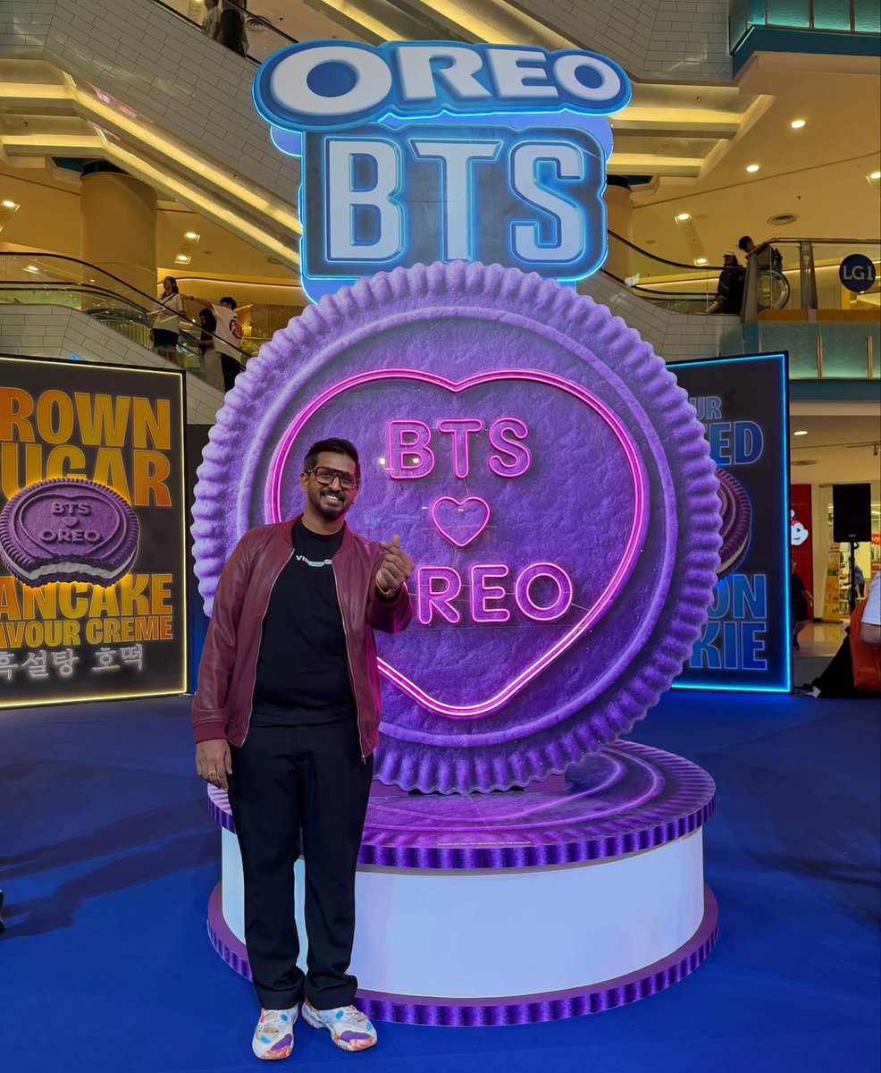EmceePrasand's tweet photo. Hosting for OREO x BTS 🎤🔥 

Quick shoutout to @Oreo and @bts_bighit on the amazing collaboration on this ONE WEEK ACTIVATION event at @Sunway_Pyramid

Date: 8th-14th June 2026
Time: 10am-10pm
Venue: Sunway Pyramid Mall (Blue Atrium)

#𝖊𝖒𝖈𝖊𝖊𝖕𝖗𝖆𝖘𝖆𝖓𝖉  #versatileemcee https://t.co/SgTxtykDxo