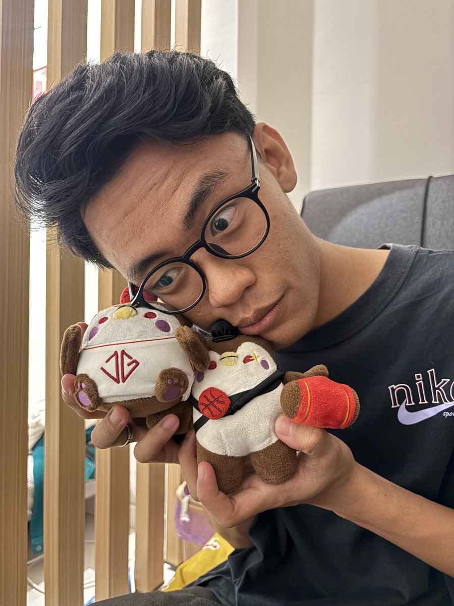 opungguinzly's tweet photo. Guinzly ku yang dibelikan oma sudah sampai di KL dengan selamat👍🏻 https://t.co/SQPglgb4Zt