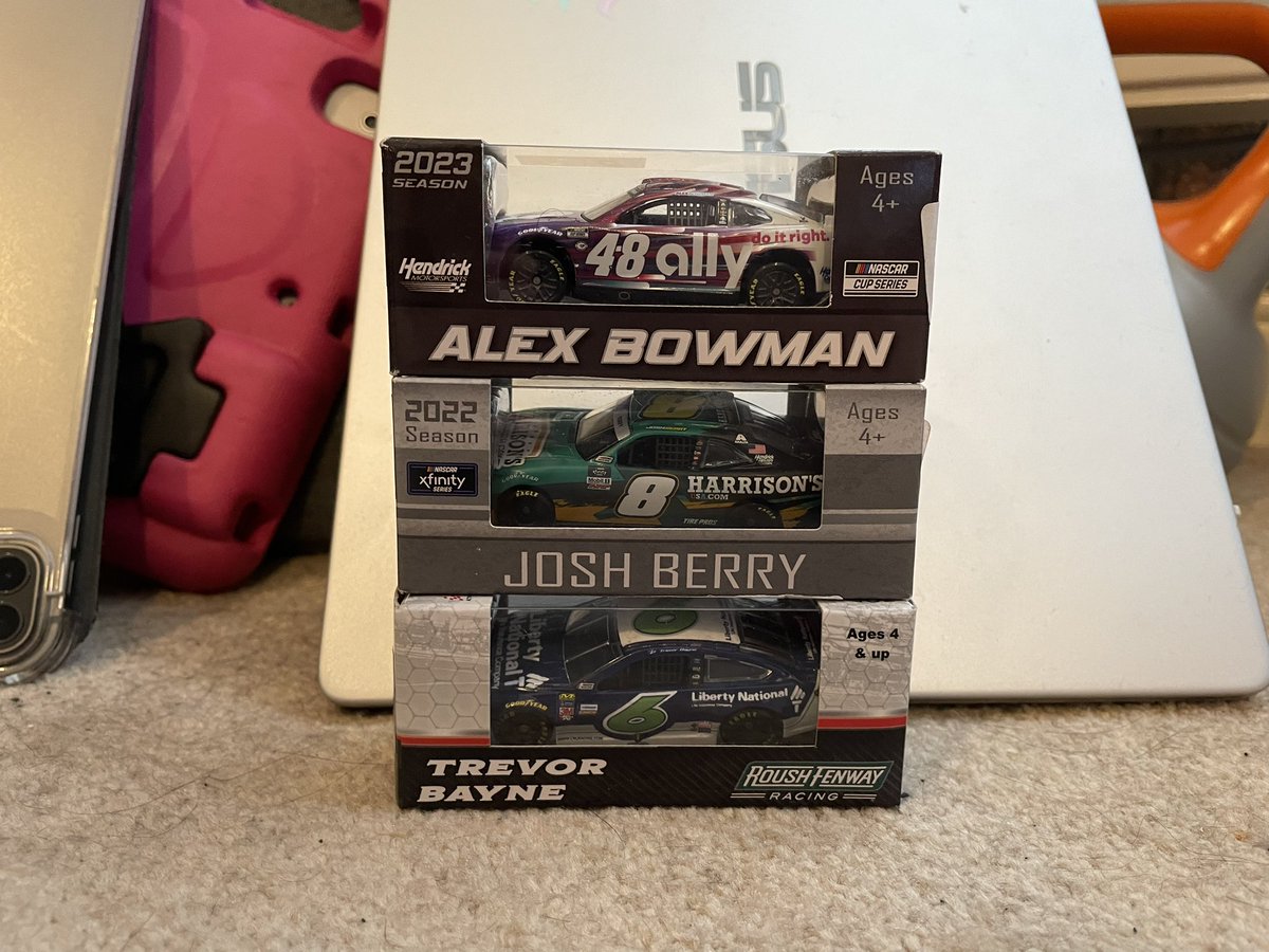 nascarloffs19's tweet photo. Speedfest Haul 

Did pretty well there https://t.co/Lcfv3PYlT3