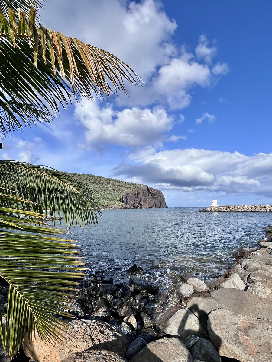 Luccrazy's tweet photo. Throwback to #Jeep rental day on our fifth Hawaiian Island of #Lanai. Took the ferry boat over from #Maui. https://t.co/lNni3SOO78