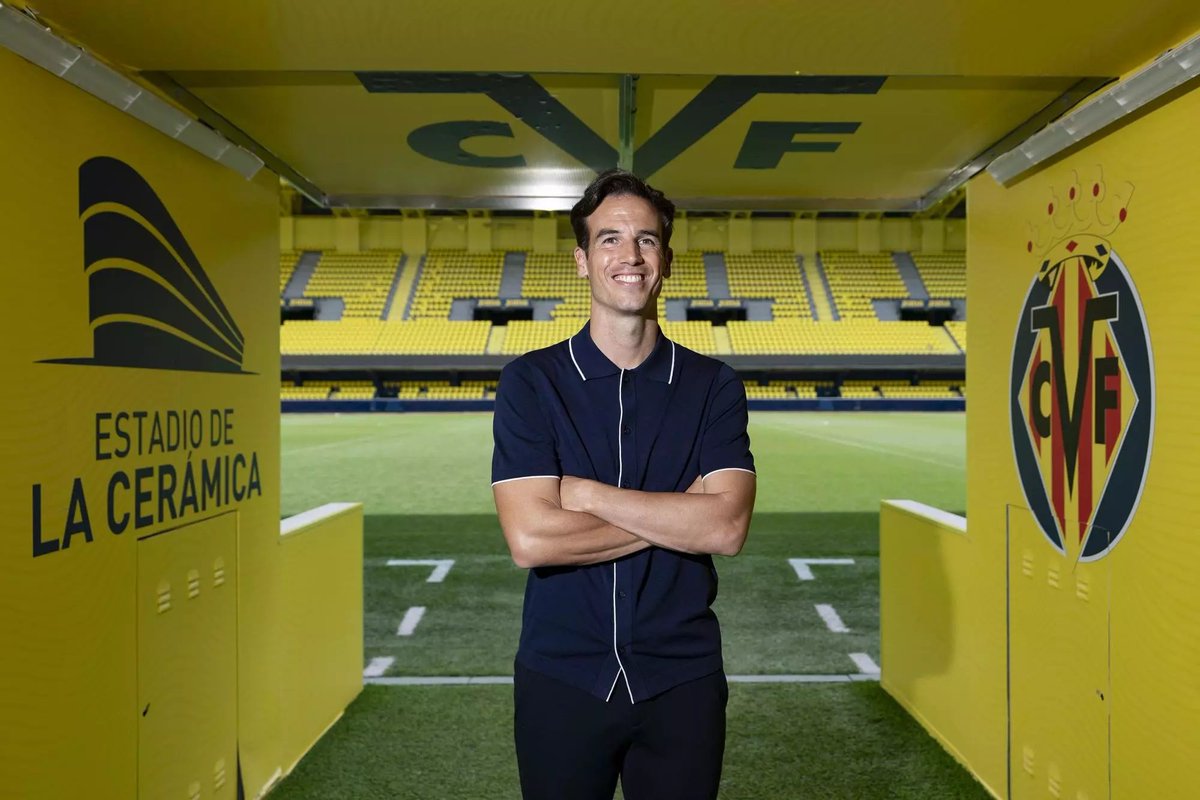 DavidMolinerC's tweet photo. Primera entrevista de Iñigo Pérez como entrenador del Villarreal CF.

"Soy un técnico que frecuenta el 4-2-3-1, aunque el sistema jamás se mantiene cuando empieza un partido. Luego tiene que ser un sistema muy versátil, muy dinámico. Con presión alta, permaneciendo mucho en campo rival, con laterales altos, con velocidad...".

"Pienso que siendo protagonista en los partidos y estando cerca del área rival es más fácil hacer daño y difícil que te lo hagan".

"Hay que ver todos los vídeos posibles y partidos que podamos en el Villarreal de esta temporada, clips individuales de cada jugador y los que están en el Mundial".

"El día de cerrar mi fichaje me hizo mucha ilusión conocer a Fernando Roig (padre) porque todo el mundo que ha visto fútbol desde niño lo tiene como un referente".