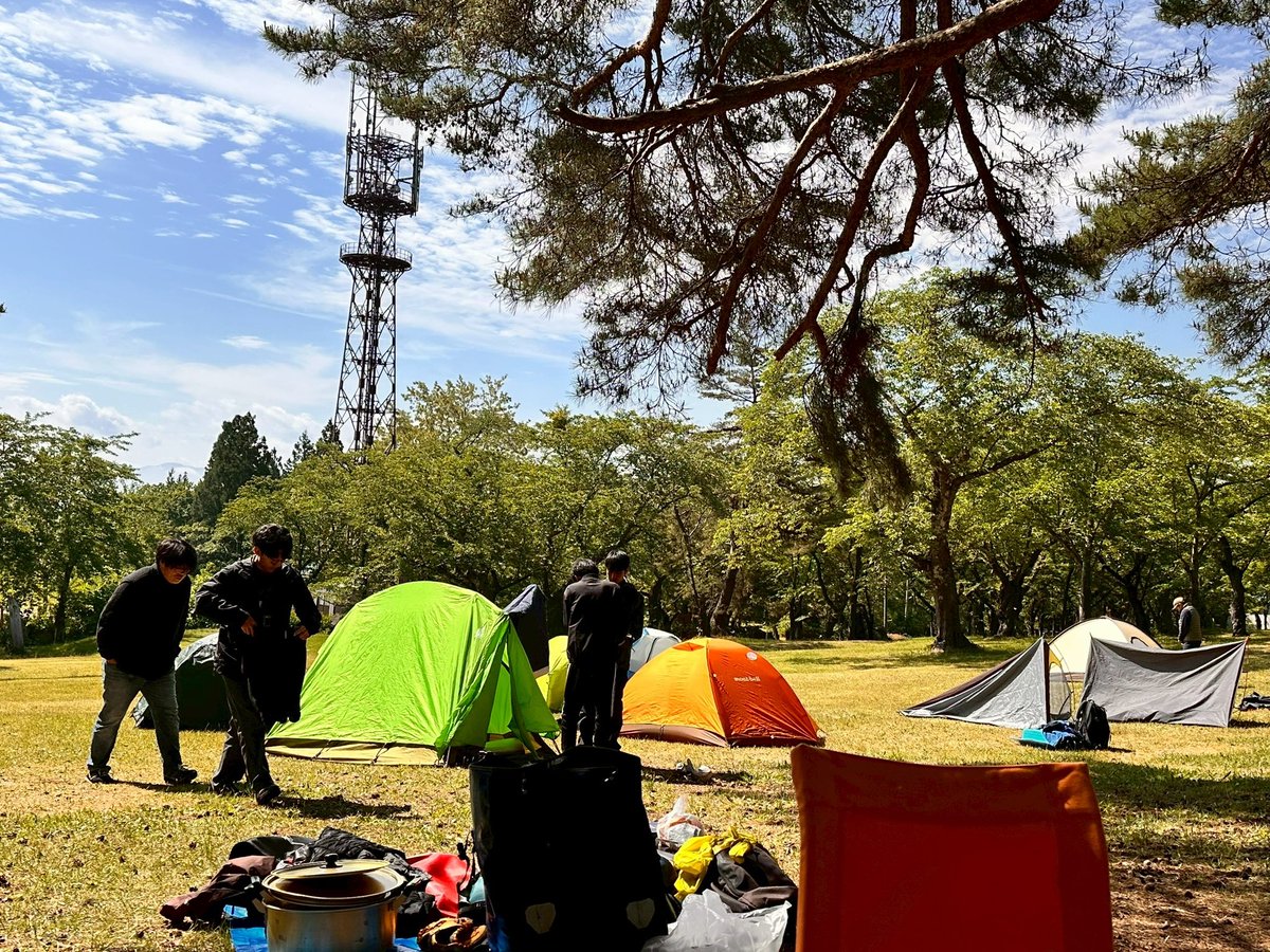 UHCC2015's tweet photo. 6/6~7 新歓キャンプ
新歓として桜林公園でキャンプをしました。
学部生から院生まで幅広い年代が参加し、交流を深められました。協力して作ったカレーは絶品でした🍛 https://t.co/Sj84KWyZqR