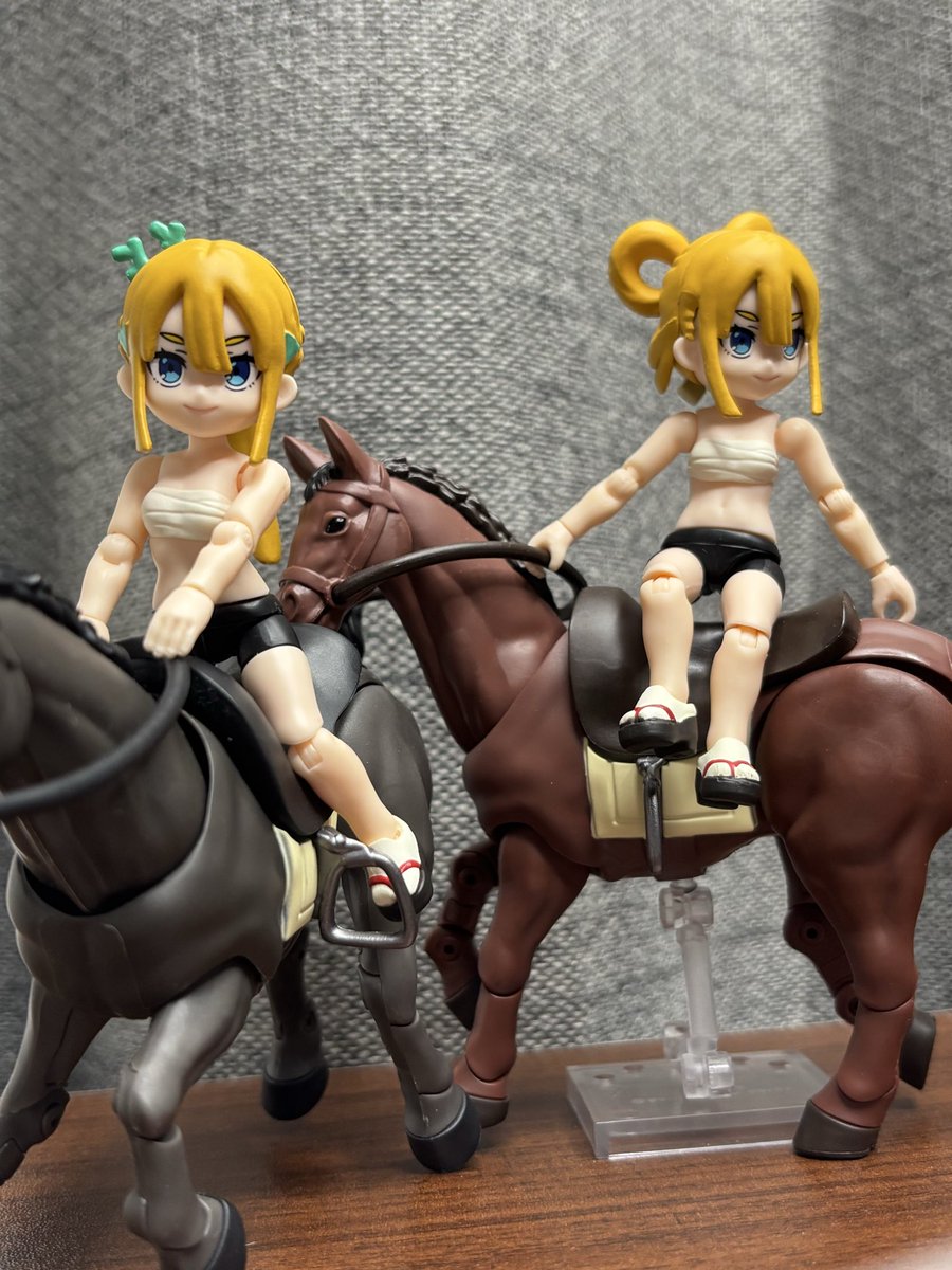 HgOzuno's tweet photo. サムライの少女sideC 馬(黒毛)
サムライの少女sideG 馬(栗毛)

長い「戦い」(多多買い)は、ちょっと異なるサムライの少女が集い終結。

バンダイのハイエイジトイ沼はこれからだ！ https://t.co/Kcro5qpw9I