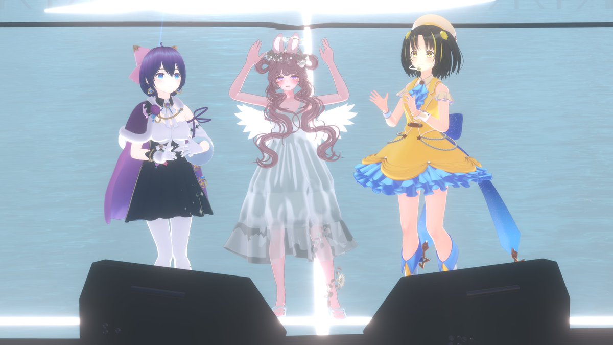 PacknMagic2nd's tweet photo. 昨日は、#theALL　DAY2　にお邪魔しました。
AQUA STAGE　めずらしい３Sショット
#VRChat https://t.co/RK18JxbxgD