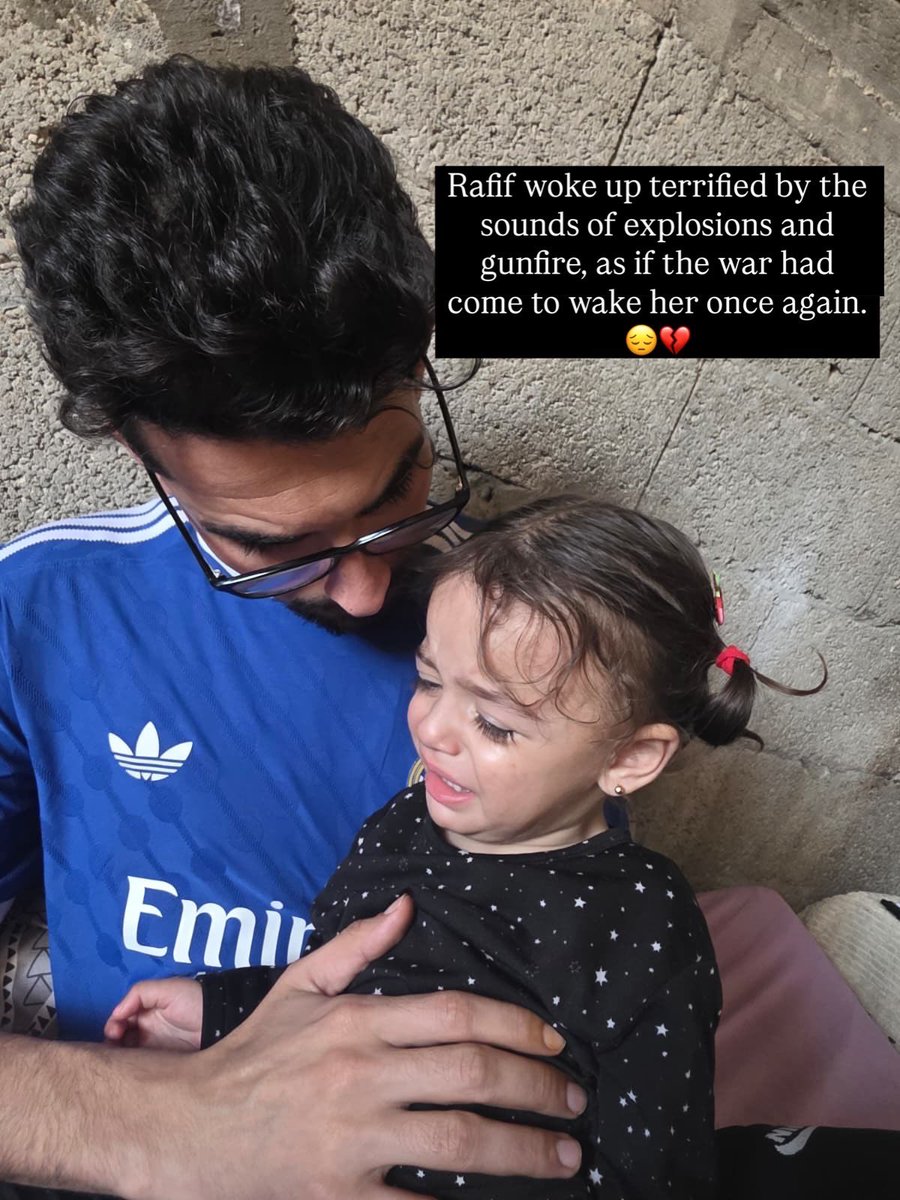 Mo7ammed_jawad6's tweet photo. Rafif’s pain is the pain of countless children in Gaza. 

Don’t let their stories fade. 

Keep talking about the children of Gaza. https://t.co/y4eFvt3q4P