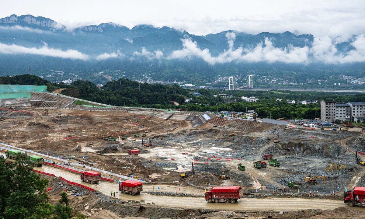 globaltimesnews's tweet photo. China officially began construction of the #ThreeGorges new waterway project on Monday, including what is expected to be the world's largest inland ship lock, in response to the rising shipping demand along the Yangtze, the world's third-longest river, according to the Xinhua News Agency. A Chinese expert said that the project will create more favorable conditions for the free flow of economic factors and deeper external cooperation among provinces along the #Yangtze River Economic Belt.
https://t.co/zmMZKOtlSJ