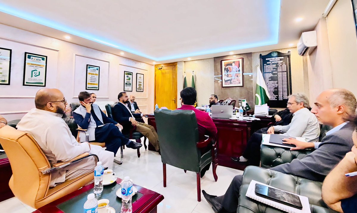 UrbanUnitGop's tweet photo. Strengthening Systems to Scale Up Apni Chhat Apna Ghar Program 
 
The Urban Unit's representatives participated in a high-level meeting with the DG Punjab Housing and Town Planning Agency (PHATA), to address data flow under AGAC. 
@GovtofPunjabPK @PnD_Punjab
@MaryamNSharif https://t.co/y7vQm6ghjn