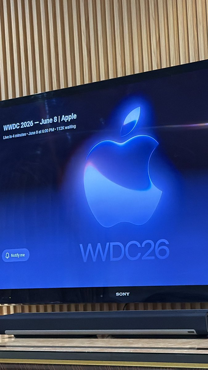 SV2XL's tweet photo. Best seat in the house #WWDC https://t.co/26pWARxthn