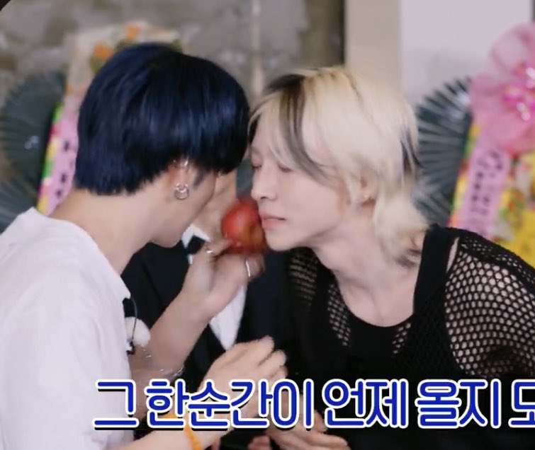 mellmarkk's tweet photo. starting a rumor idc #horangz https://t.co/08oWSIU2M3