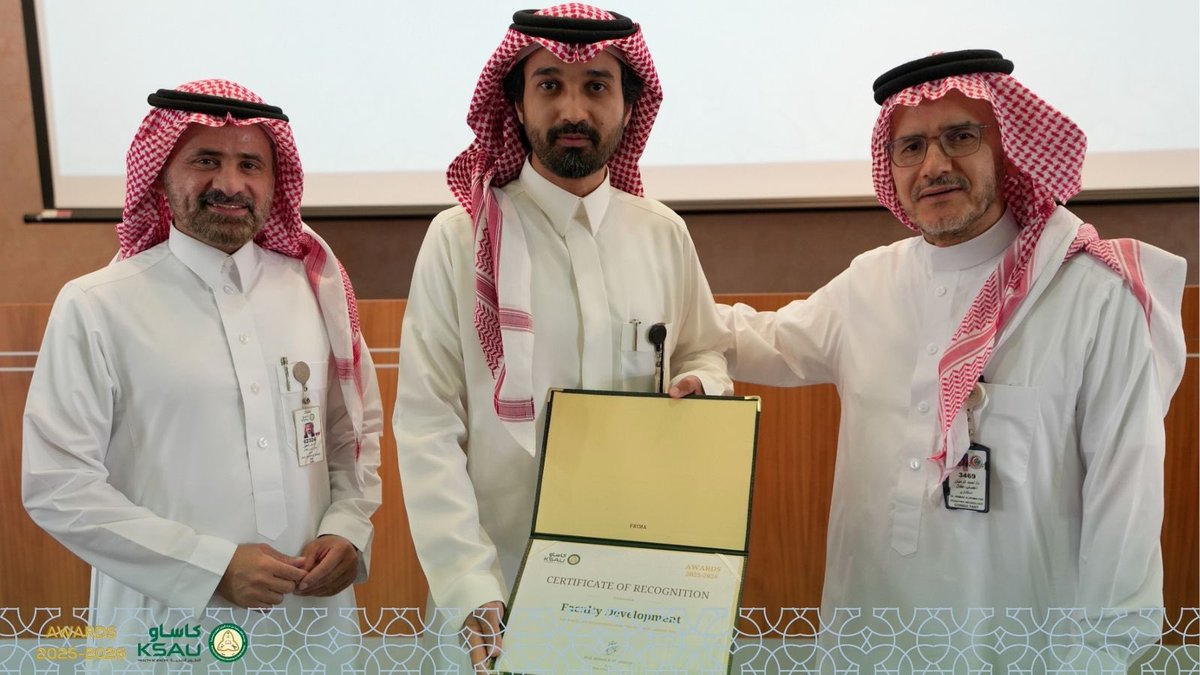 COMKSAU's tweet photo. تم تكريم المقررات الدراسية المتميزة وفق معايير الجودة:
MBBS Program: • Hematology &amp; Oncology • Pediatrics
MME Program: • Faculty Development • Student Assessment https://t.co/gvEQnNhScw