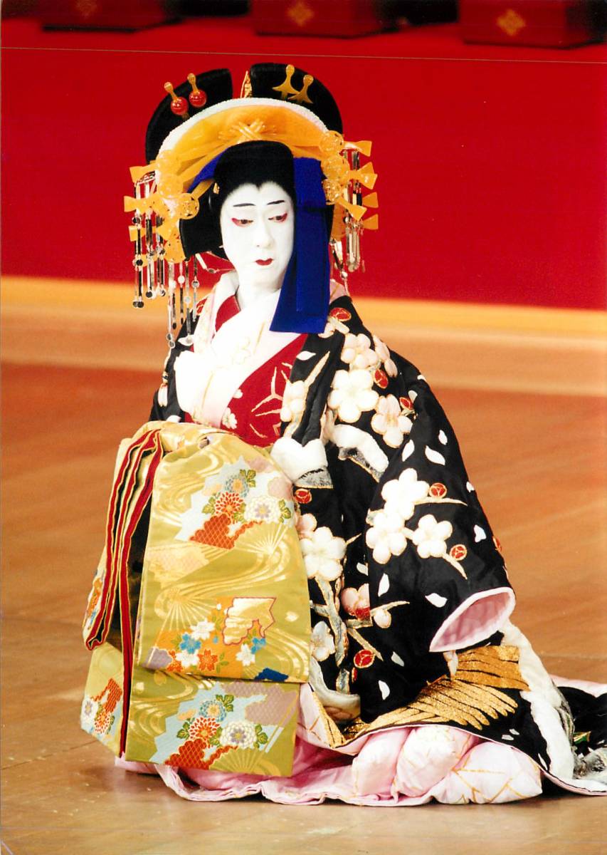 mappy_2010's tweet photo. モデルになったかどうかはわからないですが人間国宝坂東玉三郎は世襲ではなく養子からの襲名でした。
ほんとうに奇麗。
素質にも才能にも努力する才にも恵まれたまさに国の宝。
#国宝 https://t.co/cX0Yv3gXyn