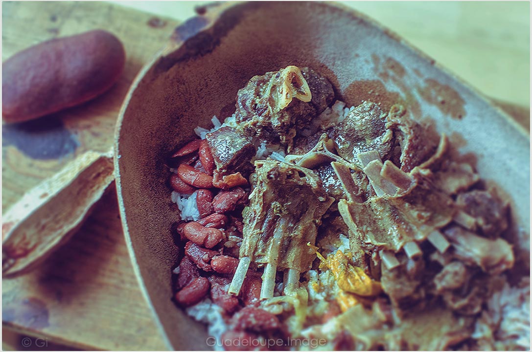 Guadeloupe_Pic's tweet photo. Ragoût de cabri - Riz aux haricots rouges 🍴🍷
#GuadeloupeImage https://t.co/SxDINvJrsd