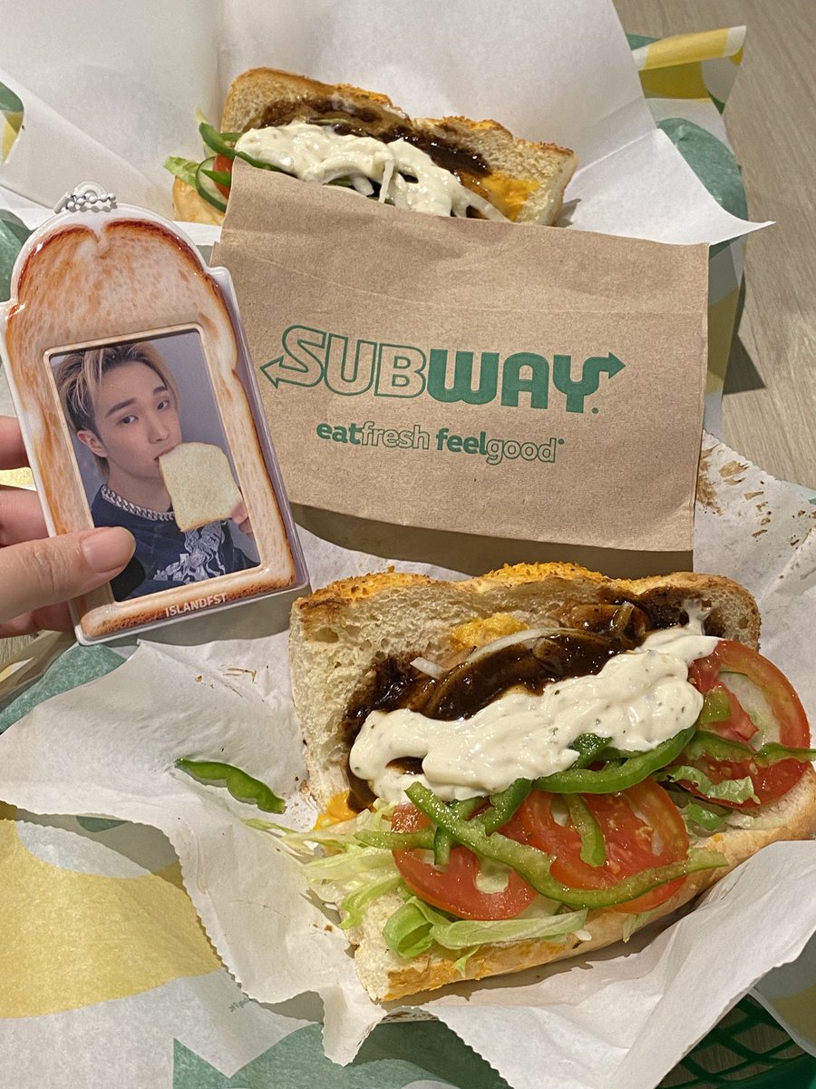 minjaephile's tweet photo. craving for subway for my dinner! #roadyeats https://t.co/NpcOAkyYsi