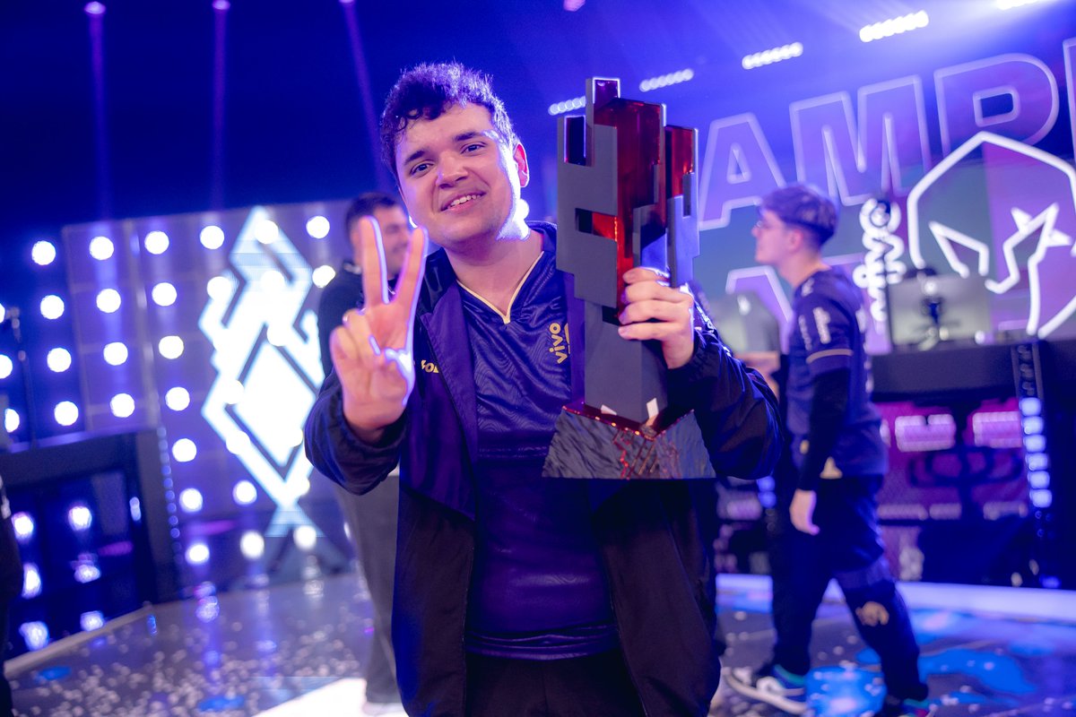 Qatslol's tweet photo. Com o primeiro split do Circuito Desafiante finalizado e com esse grande tempo sem campeonato eu vou voltar a fazer coach individuais durante esse período

Interessados me chamem na DM https://t.co/hoDrRfKREs