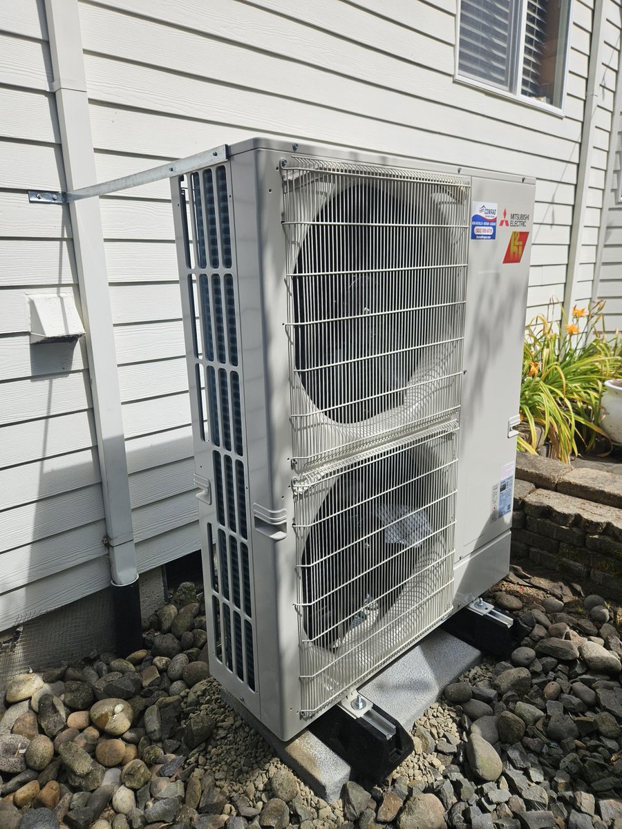 ConradOregon's tweet photo. Did you know your HVAC system plays a major role in indoor air quality? Regular maintenance and clean filters can reduce dust, allergens, and airborne particles throughout your home.

📞 (503) 785-9715

#oregon #portland #hvacoregon #beaverton #airconditioner https://t.co/JhPWNDWxSW