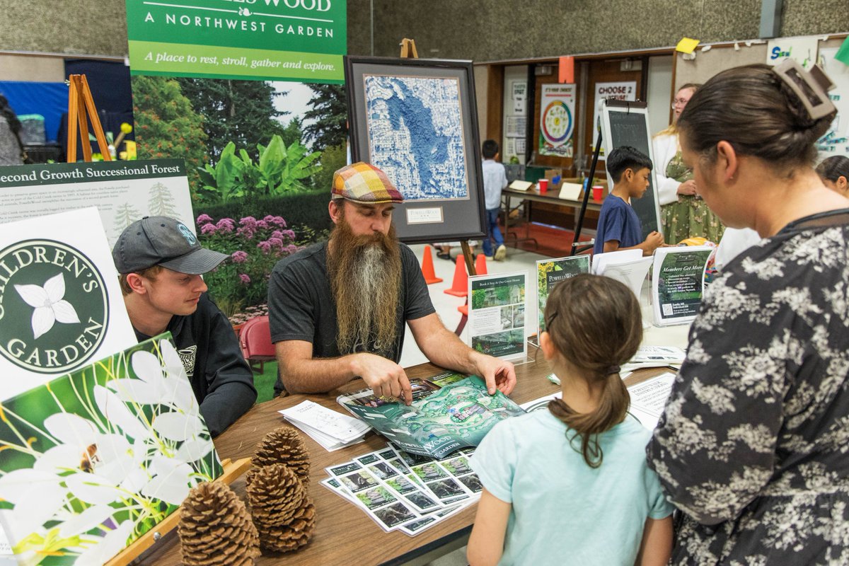 FWPS210's tweet photo. @CamelotFWPS Green Festival brought students, families &amp; community partners together for sustainability, environmental stewardship and hands-on learning. As a National Green Ribbon School, Camelot creates opportunities for families and the community to learn and grow together. https://t.co/ajb1OUL1Tl