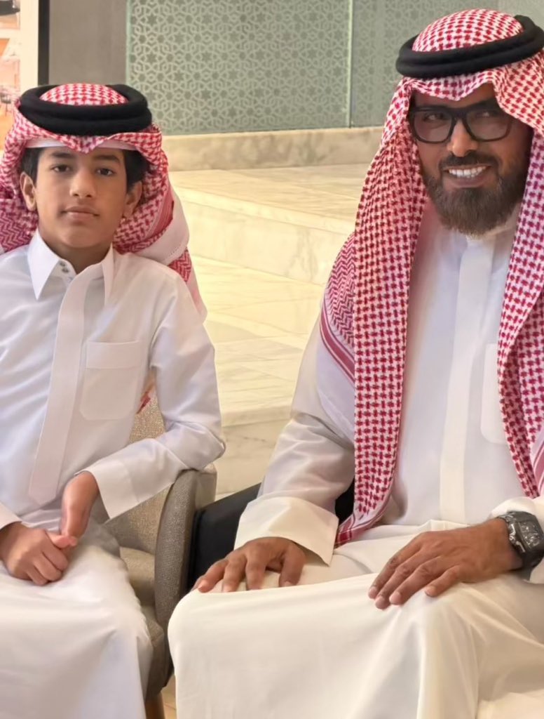 Layla27v's tweet photo. الفخامه 

#احمد_قزيع_السهلي 
#فراج_قزيع_السهلي https://t.co/ppv3zLTg2S