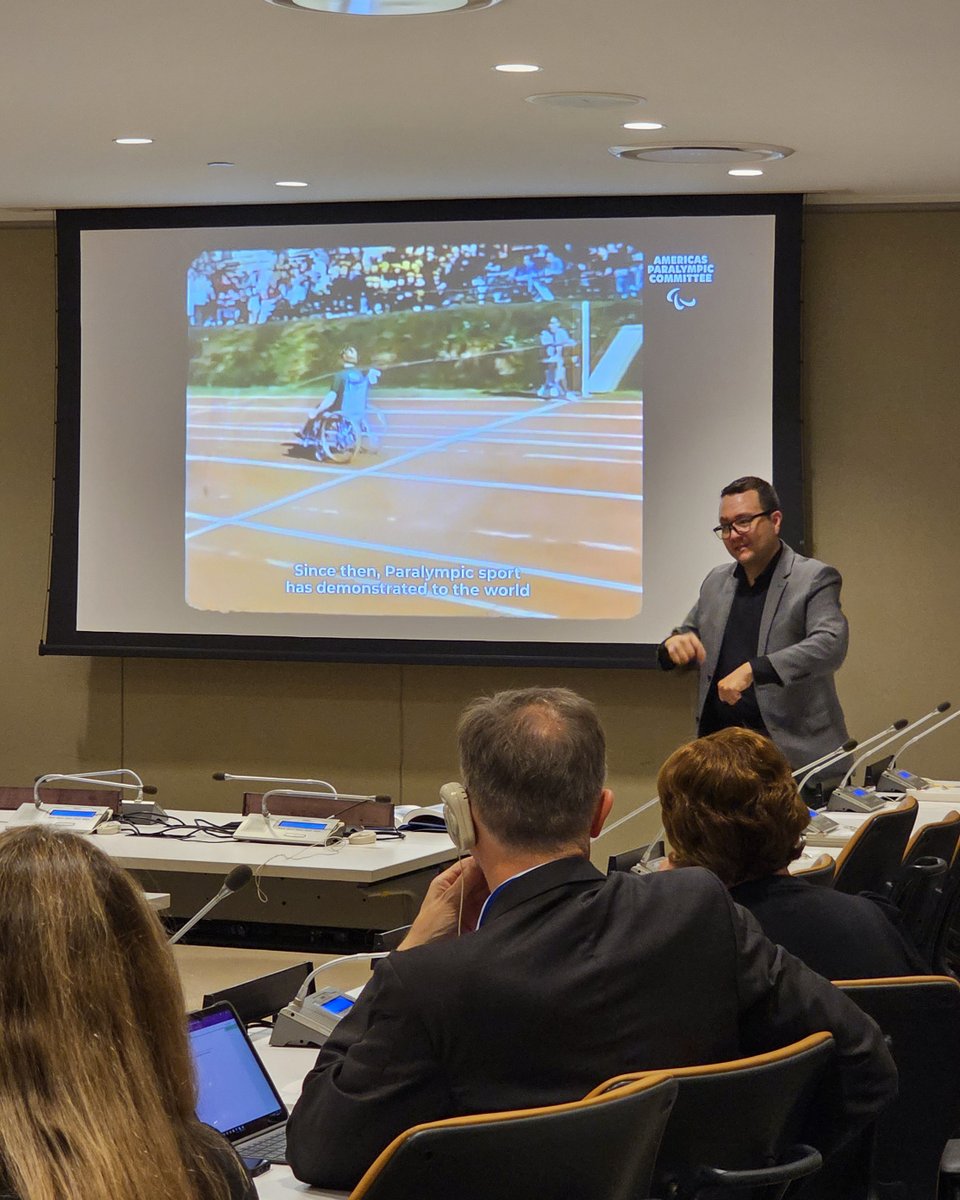 ChileONU's tweet photo. En el marco de #COSP19, el Embajador Ampuero inauguró el evento paralelo “Sinergia entre dos movimientos: Paralimpismo y Discapacidad”, organizado junto a AmPC y CAF. El diálogo destacó el poder transformador del deporte para promover inclusión, accesibilidad y participación. https://t.co/U1Ya4Zsq9s