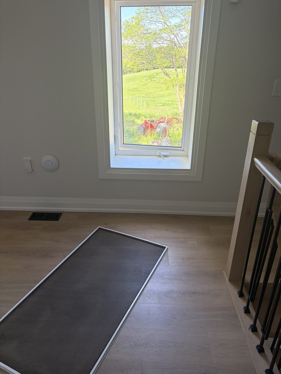 TopicalSteve's tweet photo. @vrbo phenomenal customer service, thanks for the $800/night stay and denying a refund! https://t.co/7WBeJEZzj4
