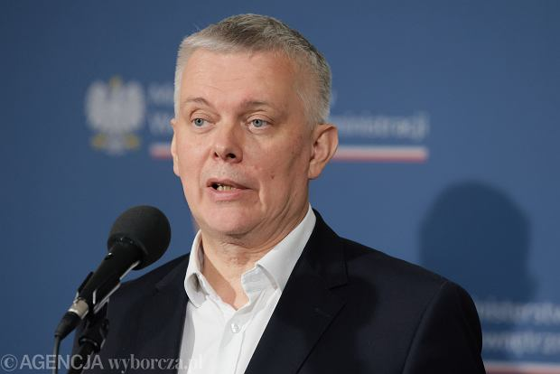Gregor07966579's tweet photo. Ten człowiek @TomaszSiemoniak  wiedział że wybory były sfałszowane. Do natychmiastowej dymisji. I w 2027 roku temu Panu powinniśmy podziękować już za obecność w polityce. Ten człowiek nie potrafi nic pożytecznego zrobić dla Polski. Zwróćcie Uwagę PIS go nie atakuje dlaczego⁉️ @TomaszSiemoniak  nie potrafi nawet przyjąć krytyki własnych wyborców i ich banuje blokuje w mediach społecznościowych.