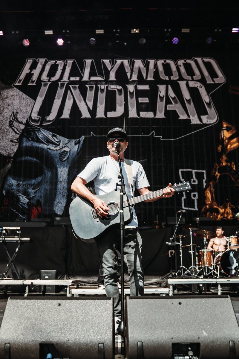 Hollywood Undead tweet media